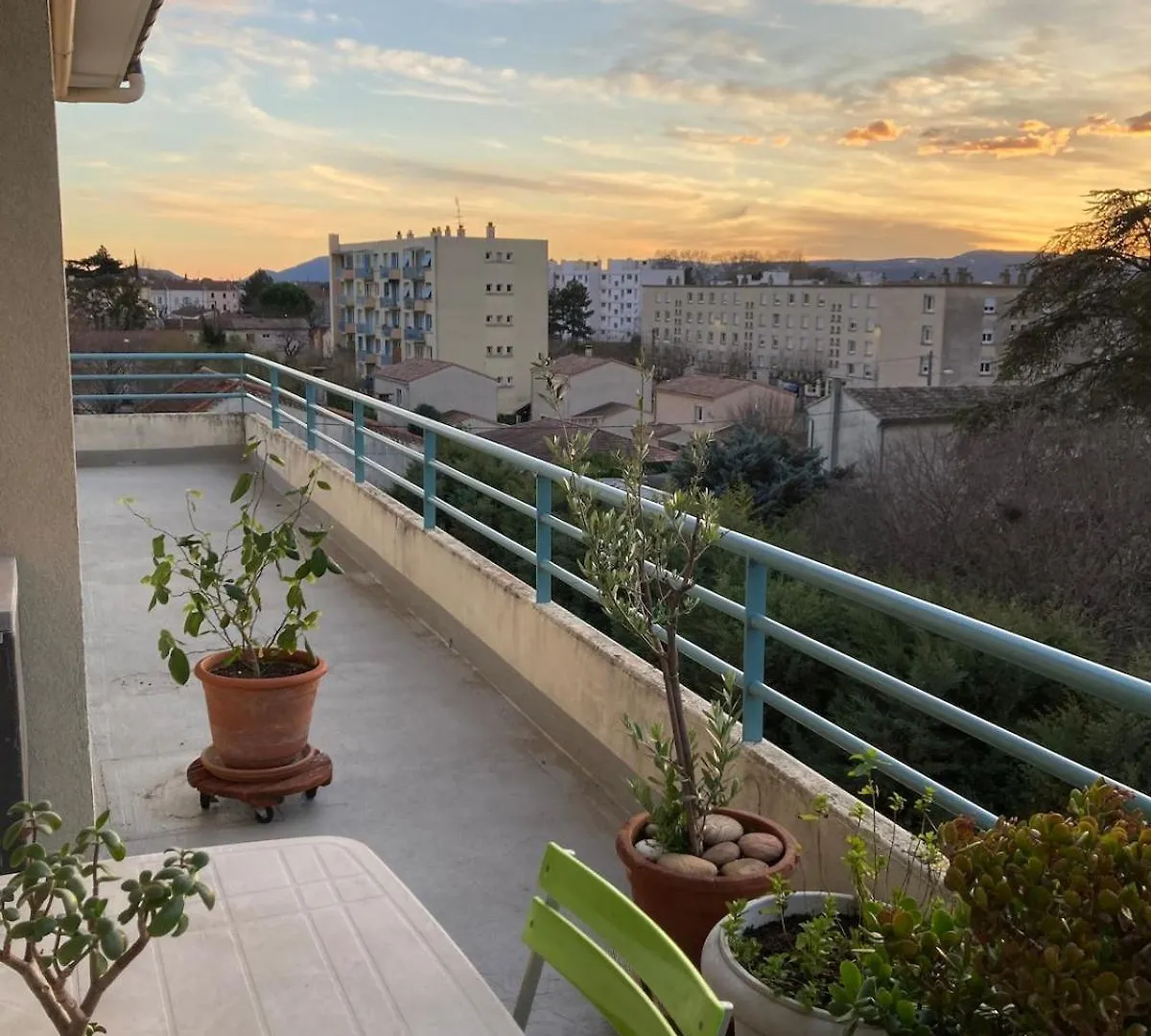Grand Appartement Lumineux Avec Vue Sur L'Ardeche Montélimar