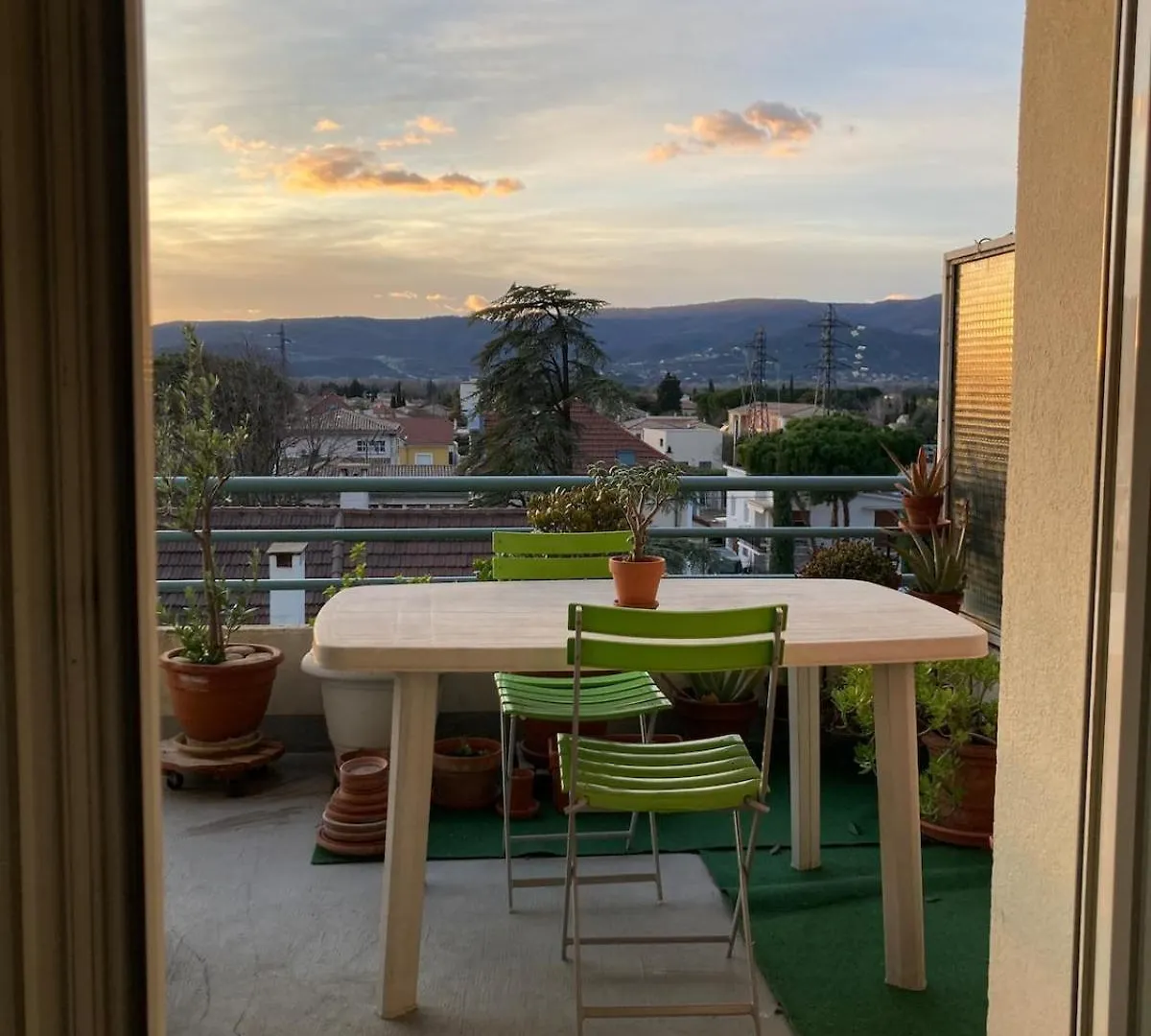 Grand Appartement Lumineux Avec Vue Sur L'Ardeche Montélimar Lejlighed